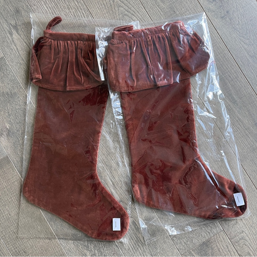 NWT Set of 2 Lulu & Georgia Mauree Velvet Stockings Sangria - Picture 5 of 6